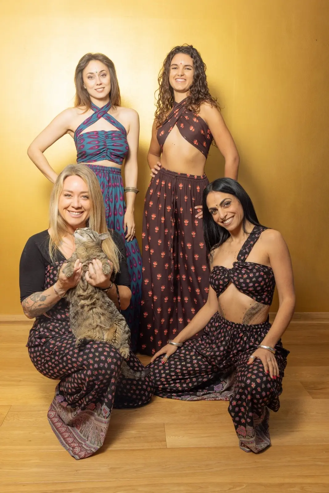 Completi Neeraja Wear ispirati ai tessuti indiani