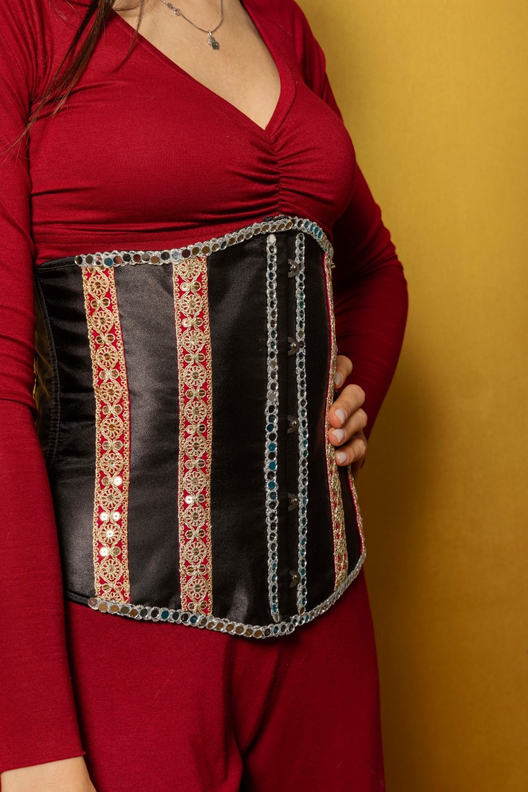 Corsetto Black Maharani - immagine 5